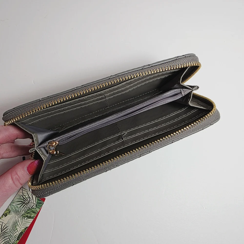 Badgley Mischka Grey Quilted Zip Around Wallet Vegan Leather Gold Logo Wristlet - Picture 7 of 9